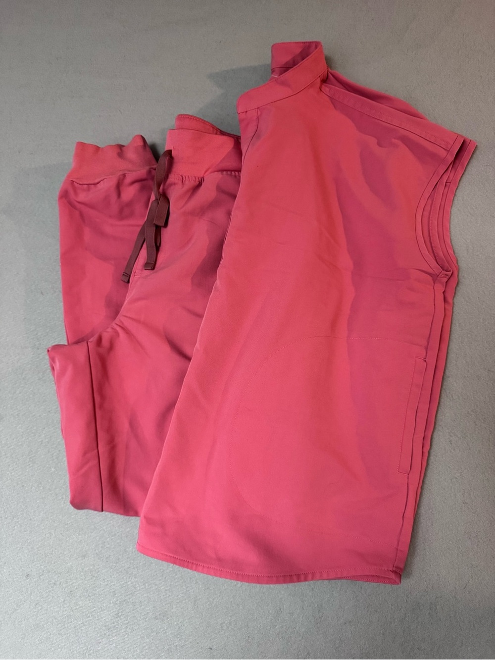 Figs Coral Pink Women’s Scrub Set Size Large